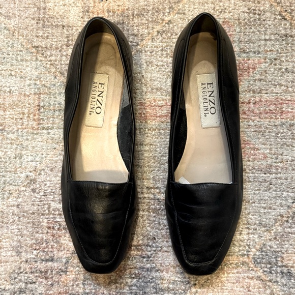 Enzo Angiolini Close-Toed Leather Flats in Black - Picture 1 of 8